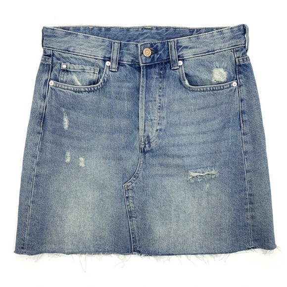 H&M Dresses & Skirts - H&M Blue Jean Fray Mini Distressed Denim Skirt
